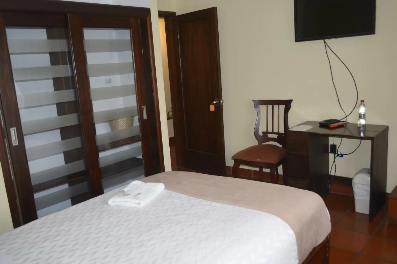 Hotel Casa Kolping كويتو